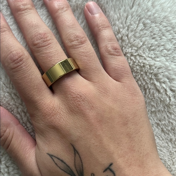 Gold smart ring - Picture 1 of 7